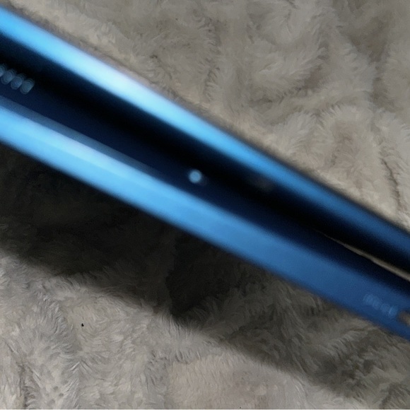 Gateway 11.6" Touchscreen 2-in-1sLaptop, IntelCeleron ProcessorN4020,4GBRAM,64GB - Picture 8 of 14